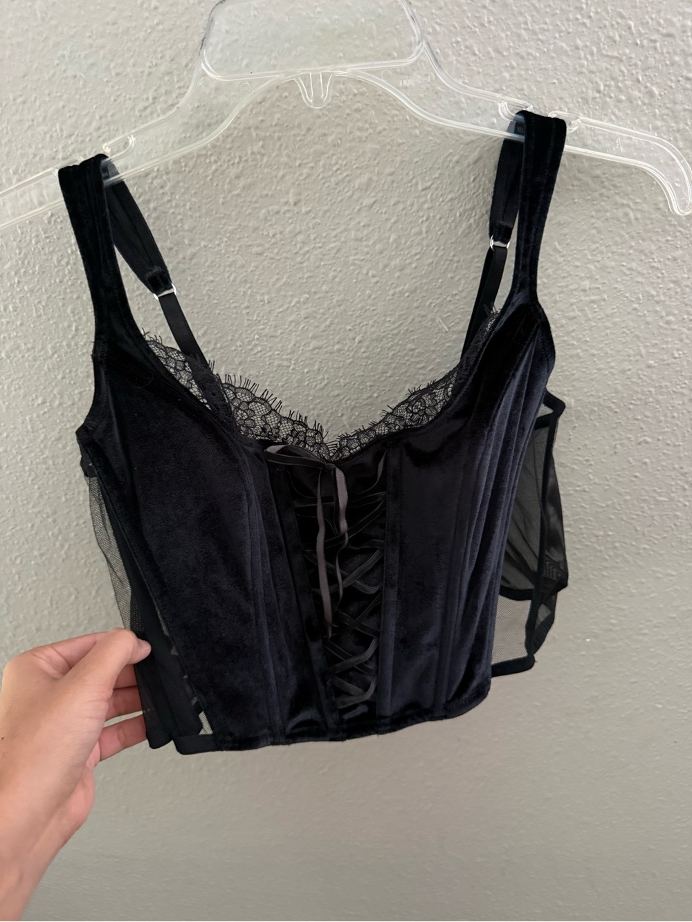 NEWWWW Victoria's Secret Black Velvet Lace-Up Corset Crop Top